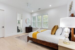 7 chambres, fer et planche à repasser, Wi-Fi, draps fournis