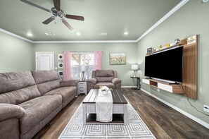 Smart TV - Peaceful Retreat on Houston Street (Fort Smith)