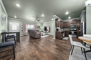 Interior - Peaceful Retreat on Houston Street (Fort Smith)