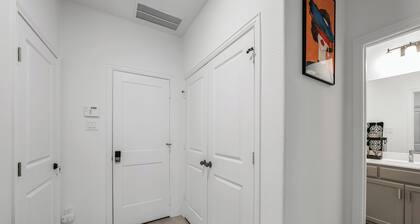 Retro-style hotel suite with garage & pet-friendly perks and no Kitchen
