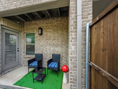 Retro-style hotel suite with garage & pet-friendly perks and no Kitchen