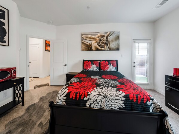 2 bedrooms, desk, iron/ironing board, free WiFi