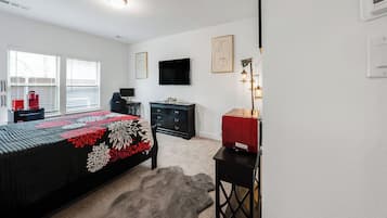2 bedrooms, desk, iron/ironing board, free WiFi