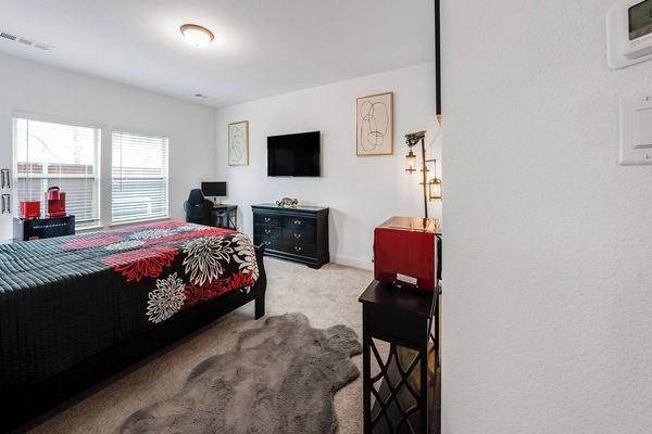 2 habitaciones, escritorio, tabla de planchar con plancha y wifi gratis