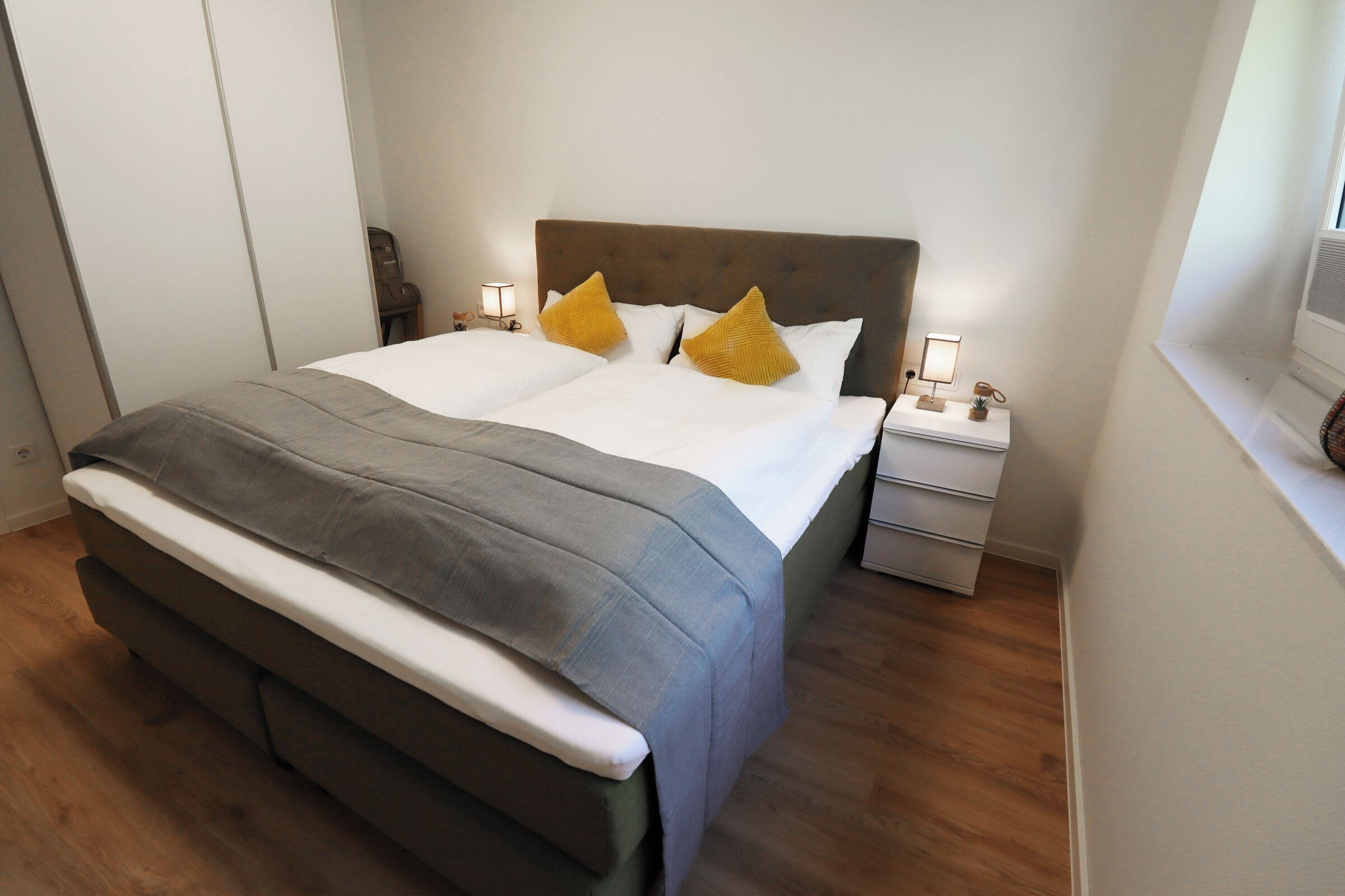 2 bedrooms, travel cot, free WiFi, wheelchair access