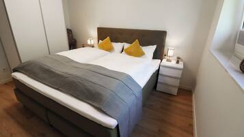 2 bedrooms, travel crib, free WiFi, wheelchair access