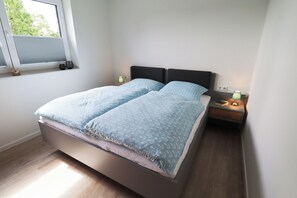 1 bedroom, travel cot, free WiFi