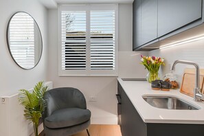 Interior - Studio 8 @ OneStay Maida Vale (London)