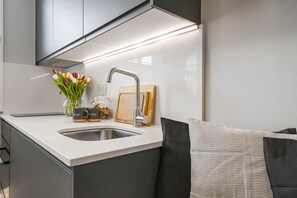 Interior - Studio 8 @ OneStay Maida Vale (London)