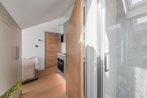 1 chambre, fer et planche Ă repasser, Wi-Fi gratuit, draps fournis
