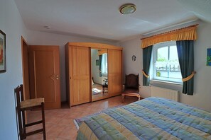 2 bedrooms, free WiFi, bed sheets