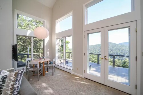 Cliffs Edge-A Contemporary Mountain Home