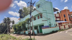 Front of property - V2V Home stay (Sirkazhi)