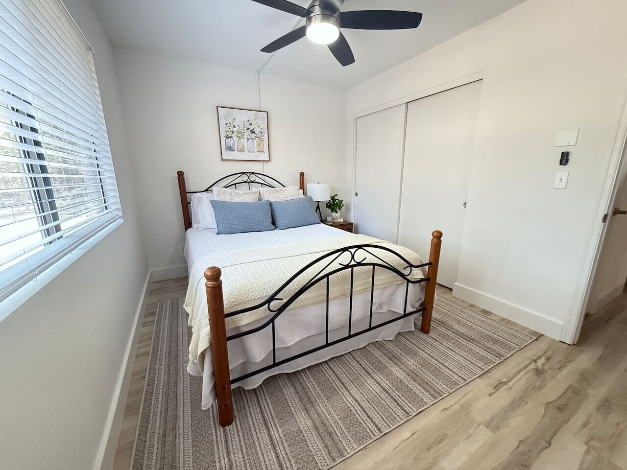 3 soverom, strykejern/-brett, wi-fi og sengetøy