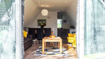 Cottage | Living area