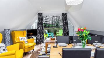 Cottage | Dining
