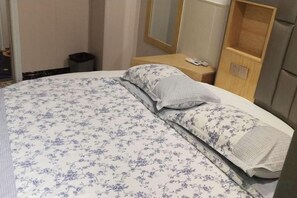 Unclassified image, 3 of 13, button - Wen Feng Hotel (Shanghai)