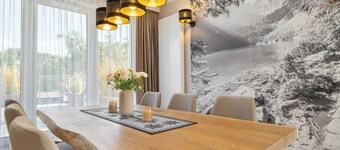 Apartment with terrace, Tatra Mountain views, access to jacuzzi, sauna, gym.