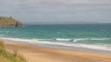 Una spiaggia nelle vicinanze