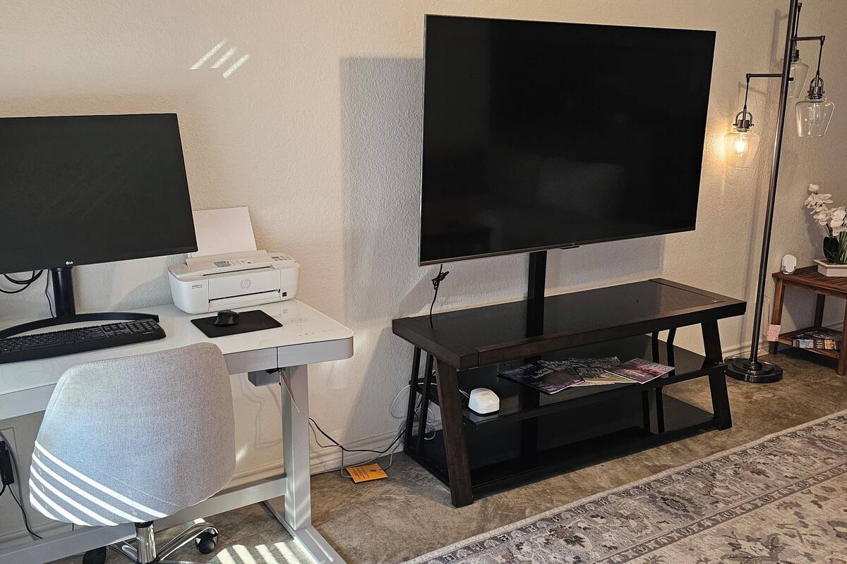 Traditional Duplex | Living area | 42-inch Smart TV with digital channels, Netflix, streaming services