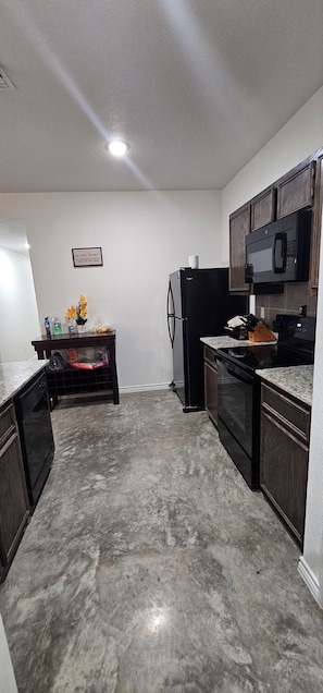 Nhà Duplex dành cho gia đình, 3 phòng ngủ, không hút thuốc, 2 phòng tắm | Bếp riêng | Tủ lạnh, lò vi sóng, lò nướng, bếp nấu 