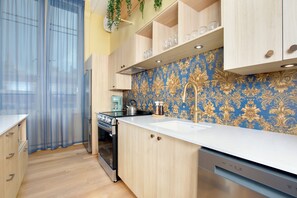 Apartment | Private kitchen | Full-sized fridge, microwave, oven, stovetop