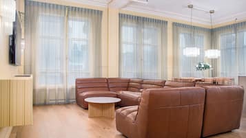 Apartment | Living area | 45-inch plasma TV with cable channels