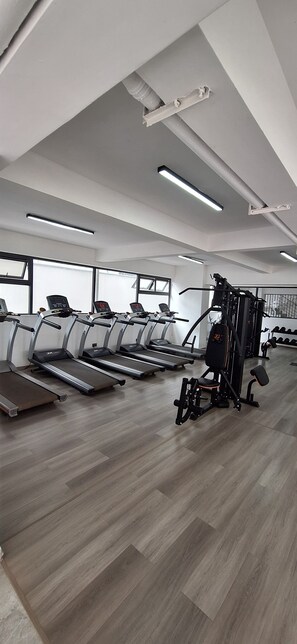 Fitness facility - Cozy 1-bedroom apartment at the heartbeat of Nairobi with WiFi & fitness room (Nairobi)