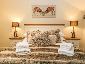 3 Schlafzimmer, individuell dekoriert, individuell eingerichtet