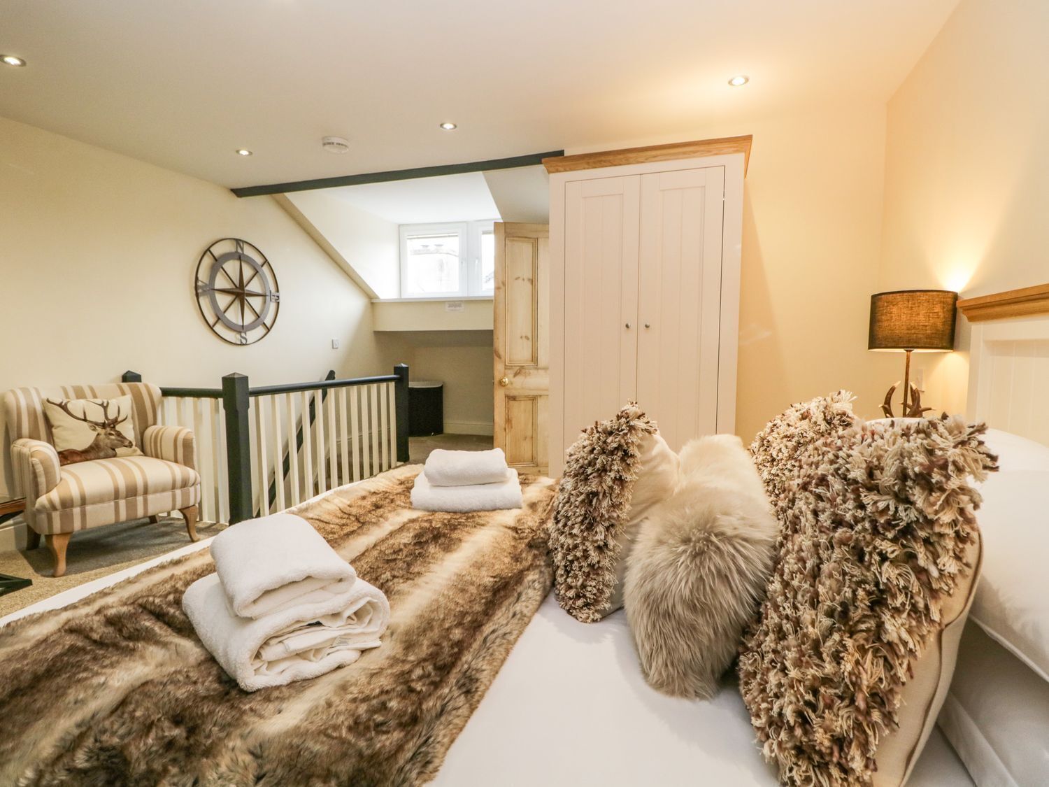 3 bedrooms, individually decorated, individually furnished, free WiFi