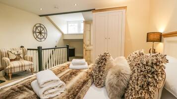 3 bedrooms, individually decorated, individually furnished, free WiFi