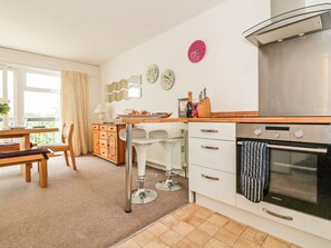 Cookware/dishes/utensils - Tamar Cottages 35 (Gunnislake)
