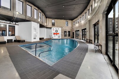 Blue Bliss 2BR 2BTH with Indoor Pool, FREE Parking, Near NYC & EWR Airport