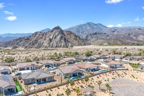 Exterior - Luxury Desert Escape – Private Pool, Putting Green & Outdoor Oasis! (La Quinta)