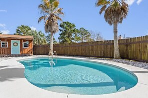 Pool - Relaxing 3BR Oasis with Pool – 5 Miles to Beach! (Navarre)
