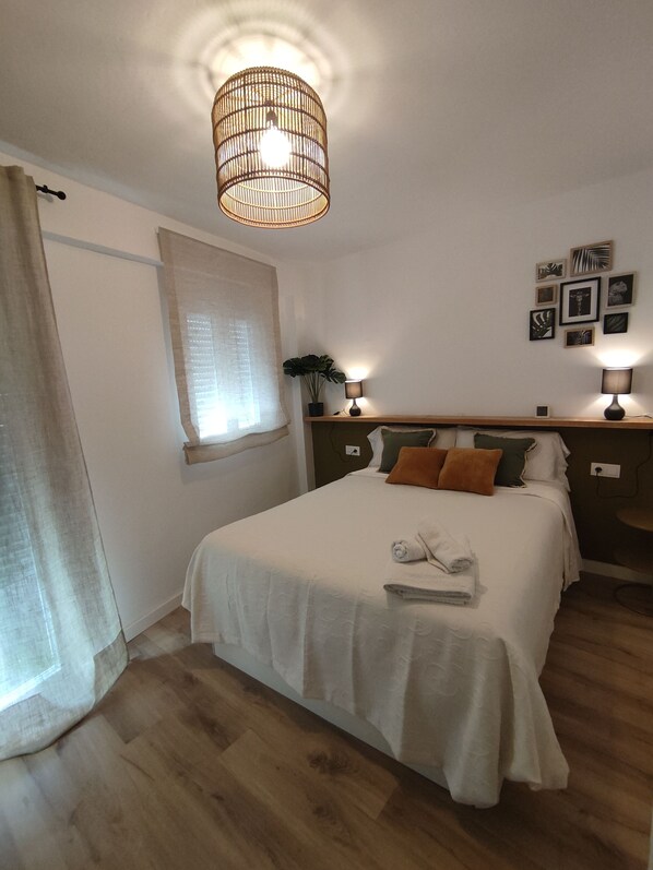 2 bedrooms, iron/ironing board, free WiFi, bed sheets