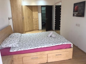 2 Schlafzimmer, Schreibtisch, WLAN, Rollstuhlgeeignet