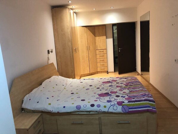 2 habitaciones, escritorio, wifi y acceso para silla de ruedas 