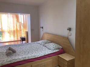 2 habitaciones, escritorio, wifi y acceso para silla de ruedas 