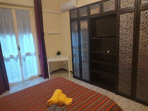 Room&Board Apartment up to 7 beds Voghera