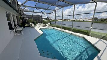 حمّام سباحة خارجي، مقاعد للتشمس