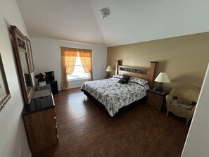 House, Multiple Beds, Pool Access, Pool View (Cullen Villa) | 4 bedrooms, individually decorated, individually furnished, bed sheets - Luxury Vacation Home in Kissimmee, Perfect for Families and Golfers (Kissimmee)