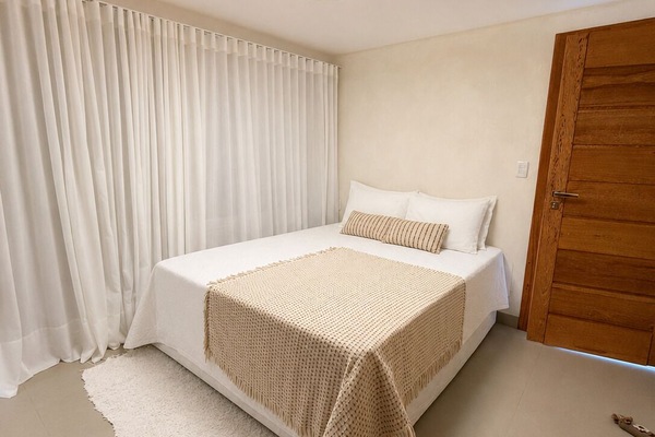 Ropa de cama de alta calidad, sistema de insonorización y wifi gratis