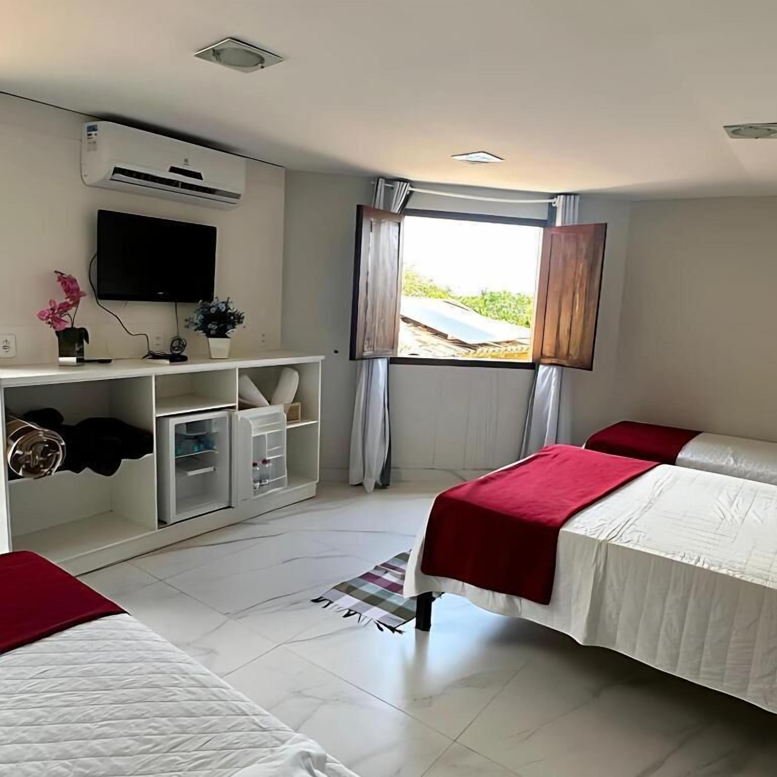 Zimmer, Mehrere Betten | Ausblick vom Zimmer