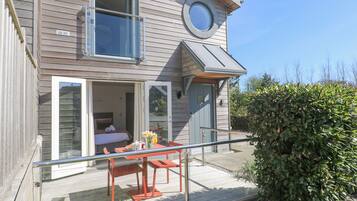 Cottage | Outdoor dining