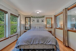 1 bedroom, in-room safe, iron/ironing board, free WiFi