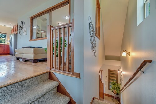 Charming 1-bedroom house with WiFi, AC , laundry in lovely Snohomish