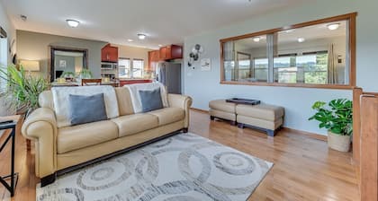 Charming 1-bedroom house with WiFi, AC in lovely Snohomish