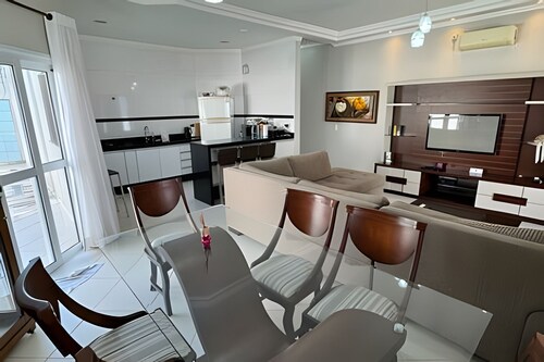 Casa com piscina em Bertioga 1