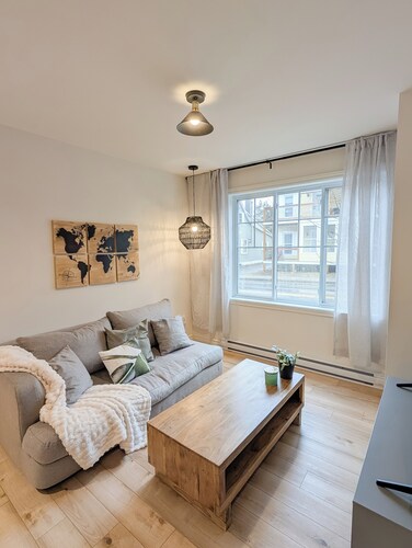 Cozy 3 1/2 près de l'ancienne gare de Saint-Jovite - Escapade à Tremblant!